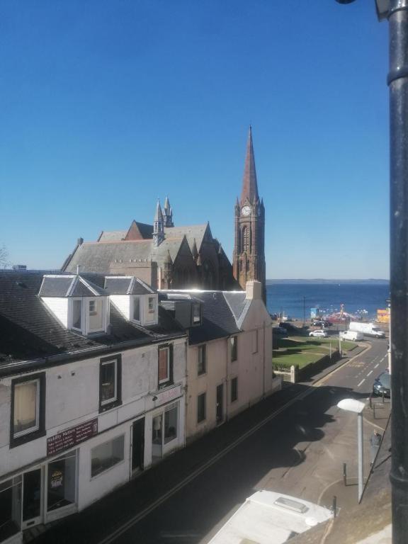 Lighthouse Apartment Largs Exterior photo